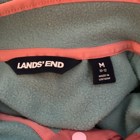 Super warm and comfy sweatshirt! Can be dressed up or down! - Picture 3 of 3